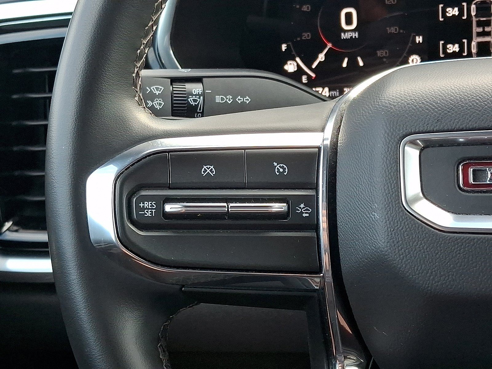 Used 2024 GMC Canyon Elevation w/ Elevation Premium Package AWD/4WD image 19