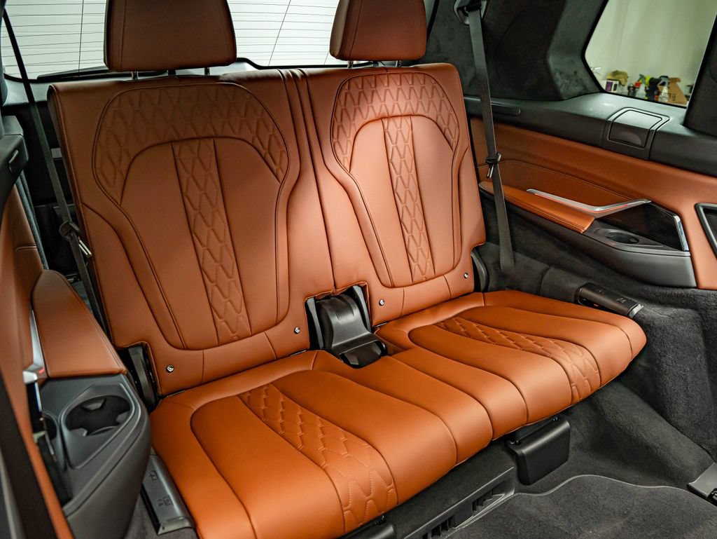 Used 2026 BMW X7 M60i AWD/4WD image 37
