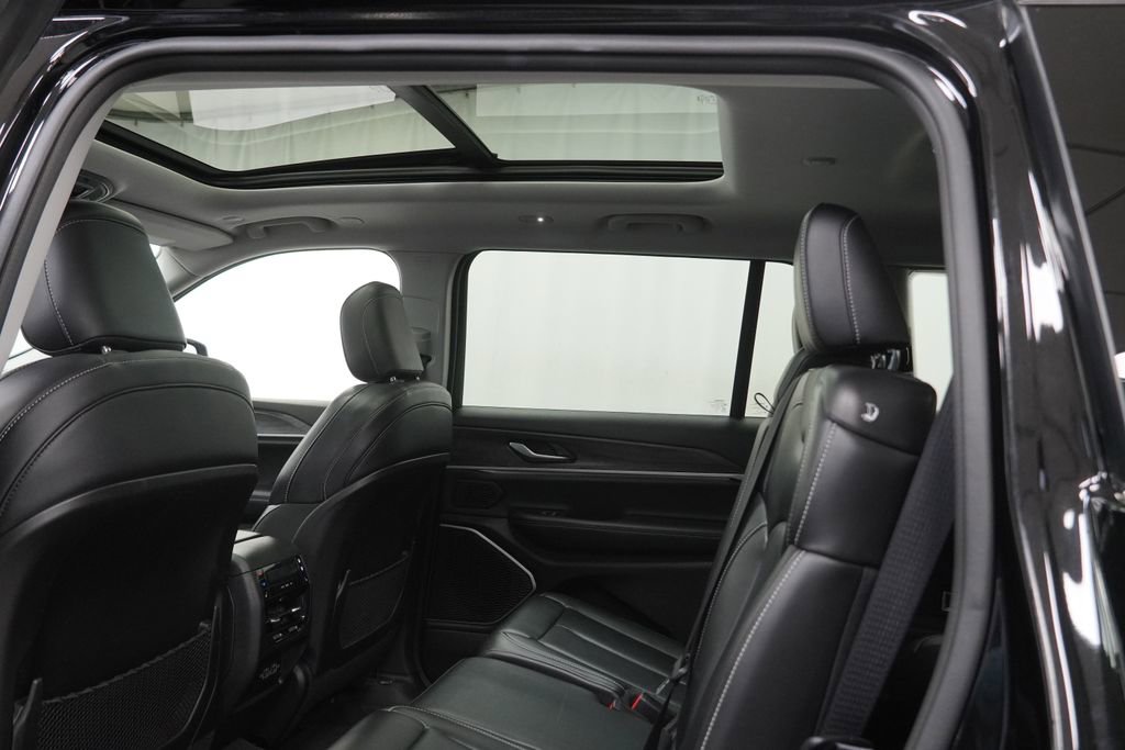 Used 2022 Jeep Grand Cherokee L Limited image 25