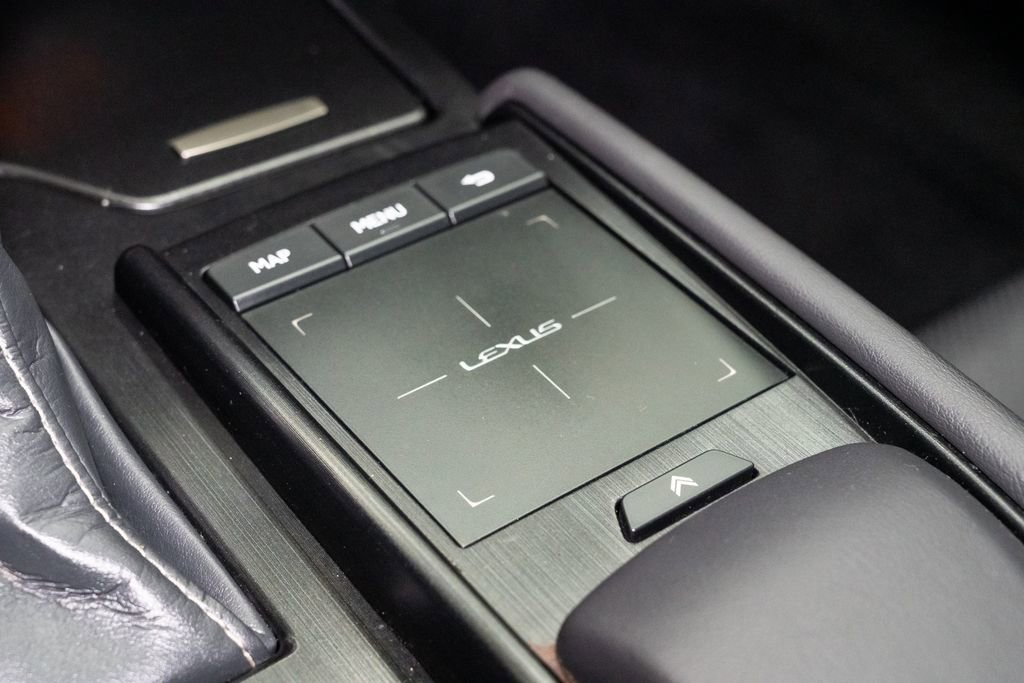 Used 2020 Lexus ES 300h 300h w/ Premium Package image 21