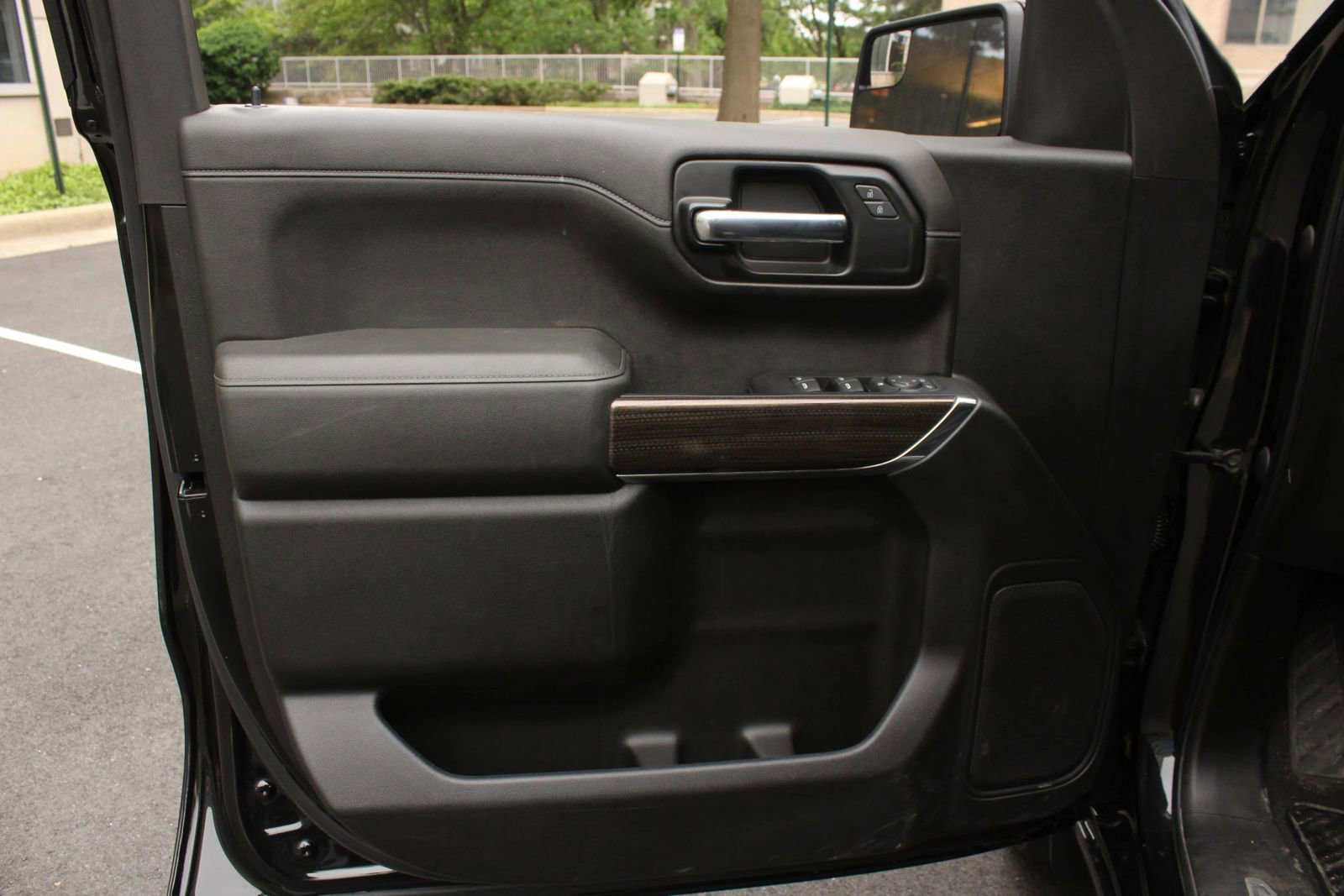 Used 2022 Chevrolet Silverado 1500 RST w/ Z71 Off-Road Package AWD/4WD image 16