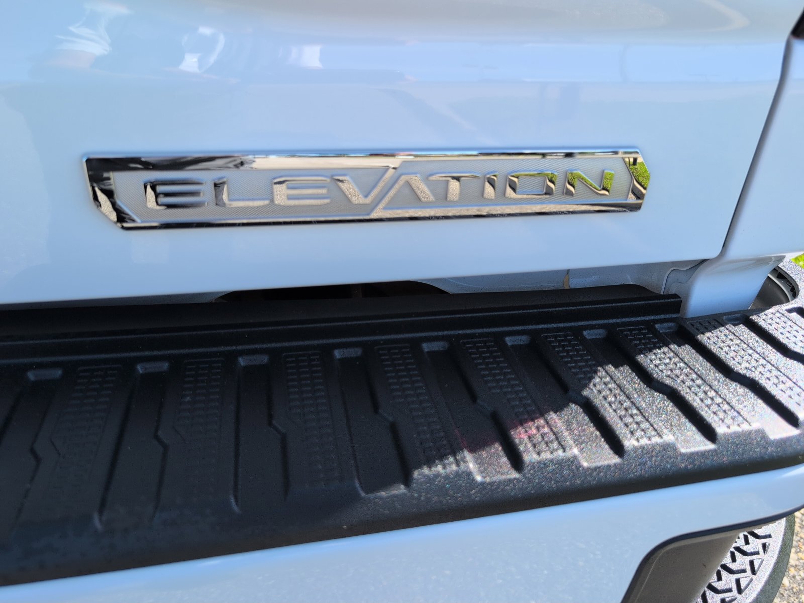 Used 2025 GMC Sierra 1500 Elevation w/ Elevation Premium Package image 4