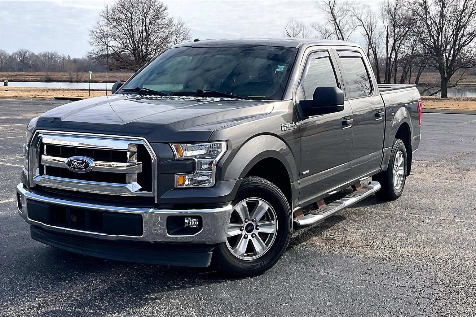 Used 2017 Ford F150 XLT image 2
