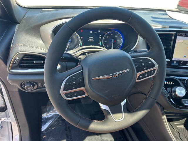 New 2026 Chrysler Pacifica Pinnacle image 12