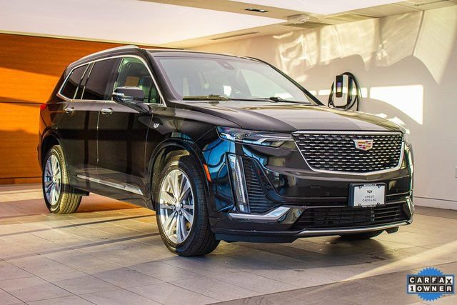 Used 2025 Cadillac XT6 Premium Luxury image 5