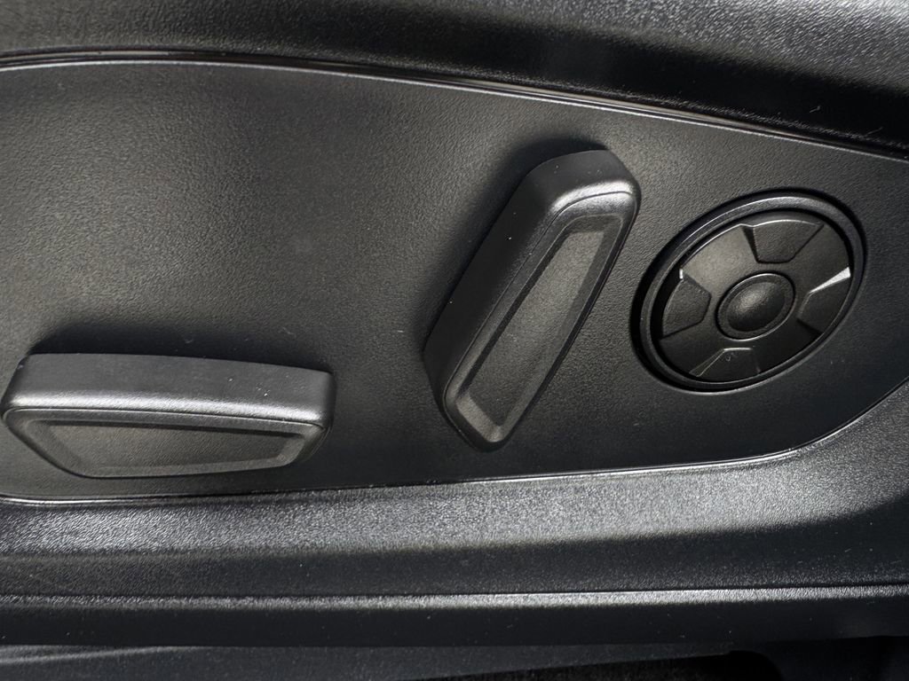Used 2025 Ford Explorer Platinum w/ LUX Leather Package image 26