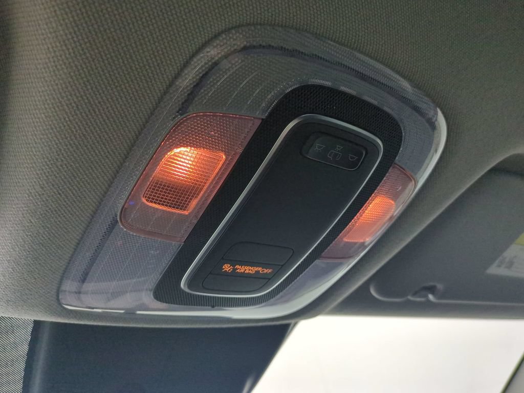Used 2025 Hyundai Elantra SE FWD image 22