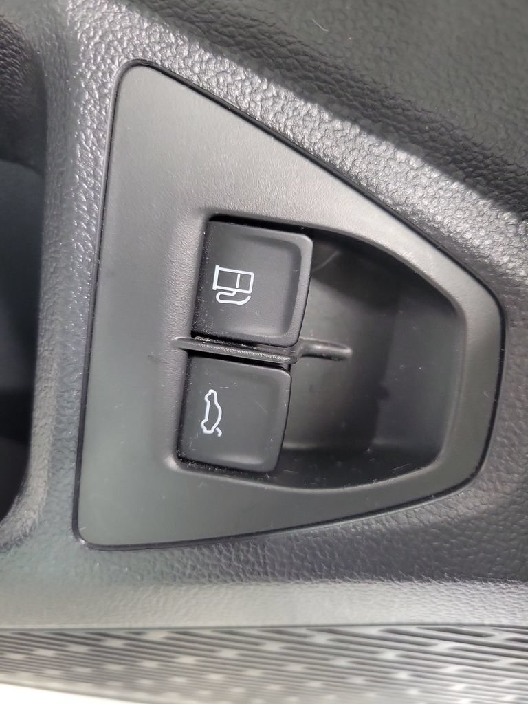 Used 2023 Volkswagen Jetta SE w/ Panoramic Sunroof Package FWD image 33