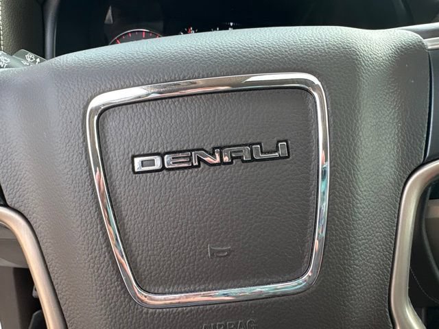 Used 2016 GMC Sierra 1500 Denali w/ Enhanced Driver Alert Package AWD/4WD image 18