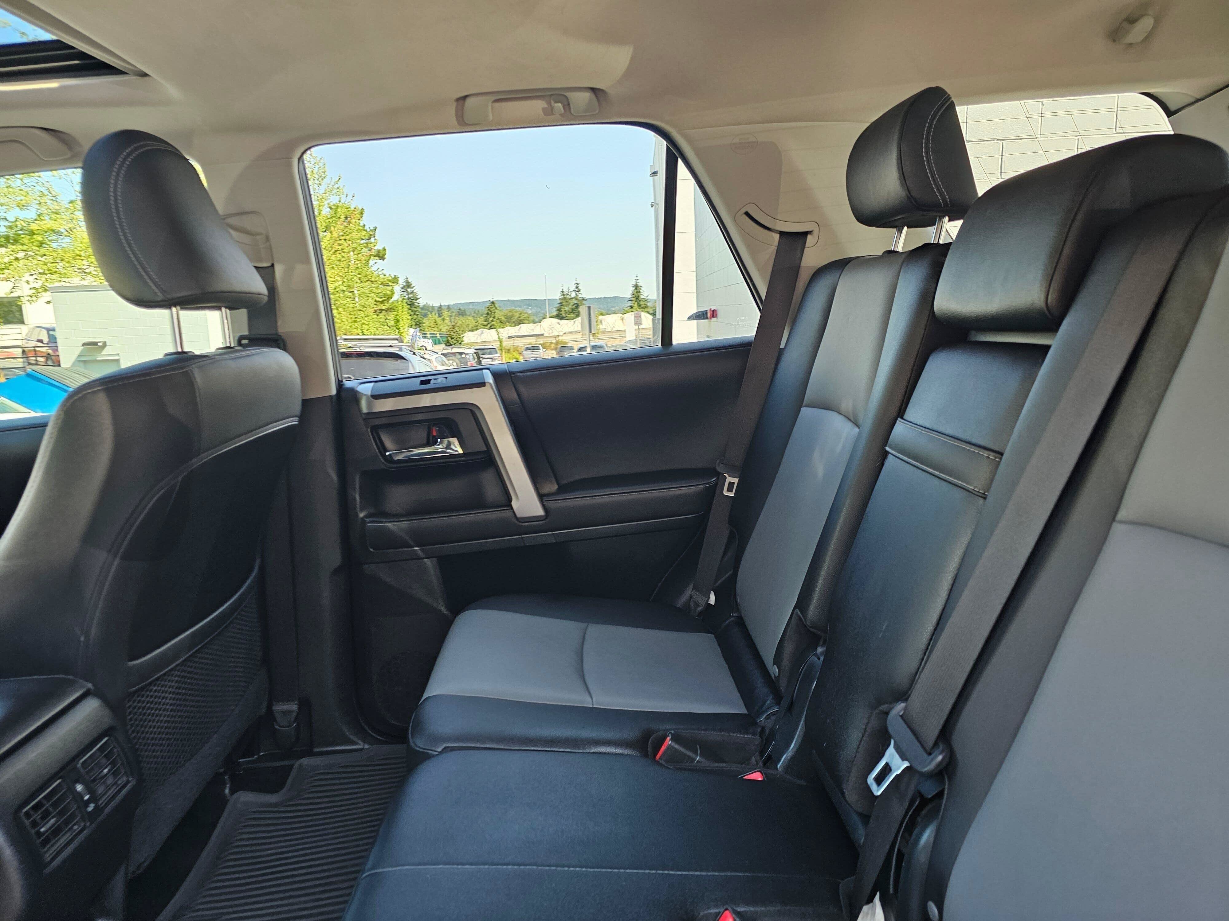 Used 2022 Toyota 4Runner SR5 Premium w/ Moonroof Package AWD/4WD image 20