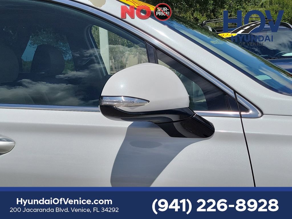 Used 2019 Hyundai Santa Fe Limited AWD/4WD image 10