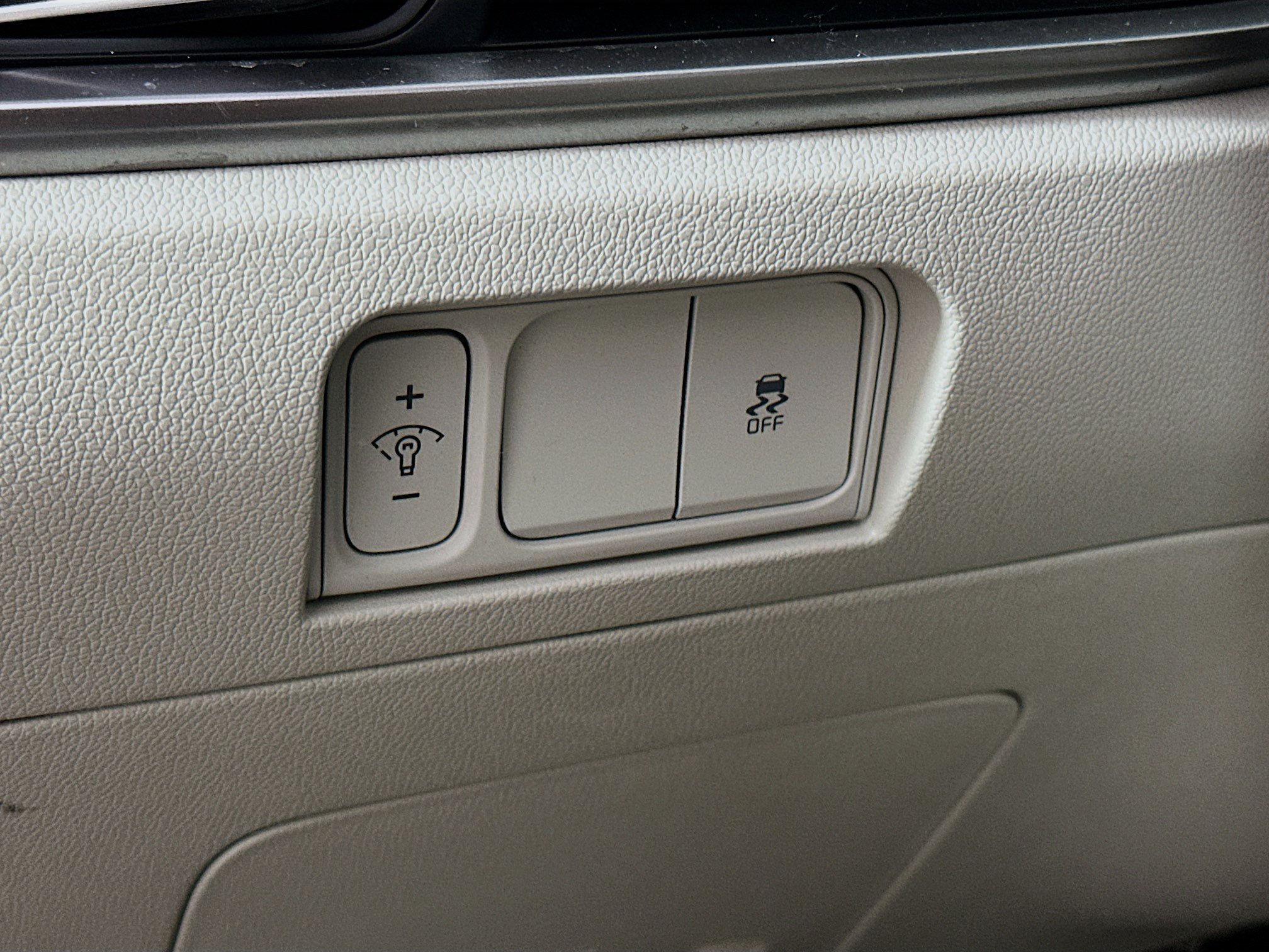 Used 2024 Kia Sorento S FWD image 17