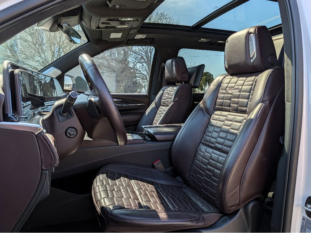 Used 2022 Cadillac Escalade ESV Sport Platinum w/ LPO, ONYX Package image 20