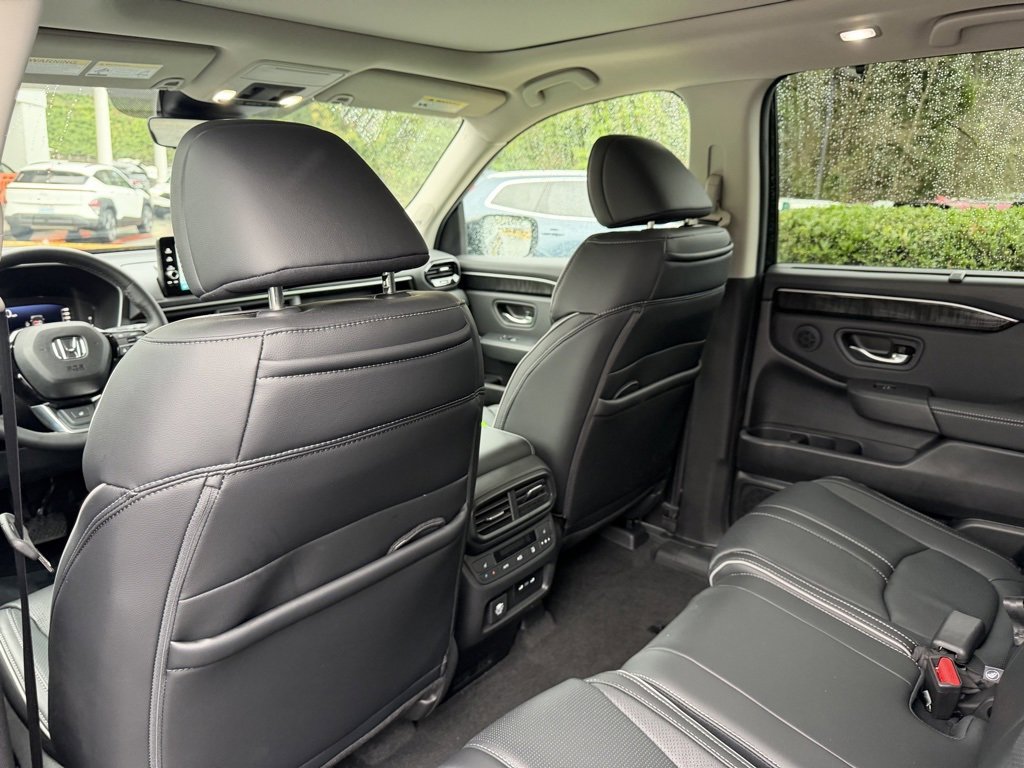 Used 2025 Honda Pilot Elite image 31