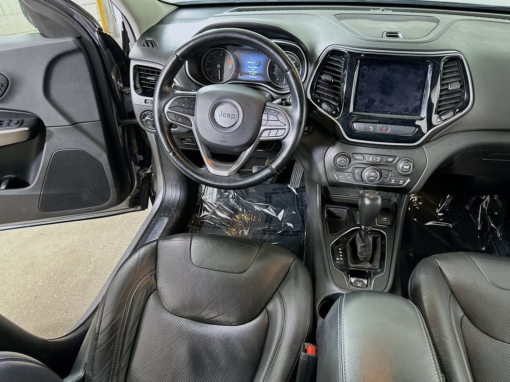 Used 2019 Jeep Cherokee Limited FWD image 16