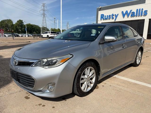 Used 2015 Toyota Avalon XLE Premium FWD image 2