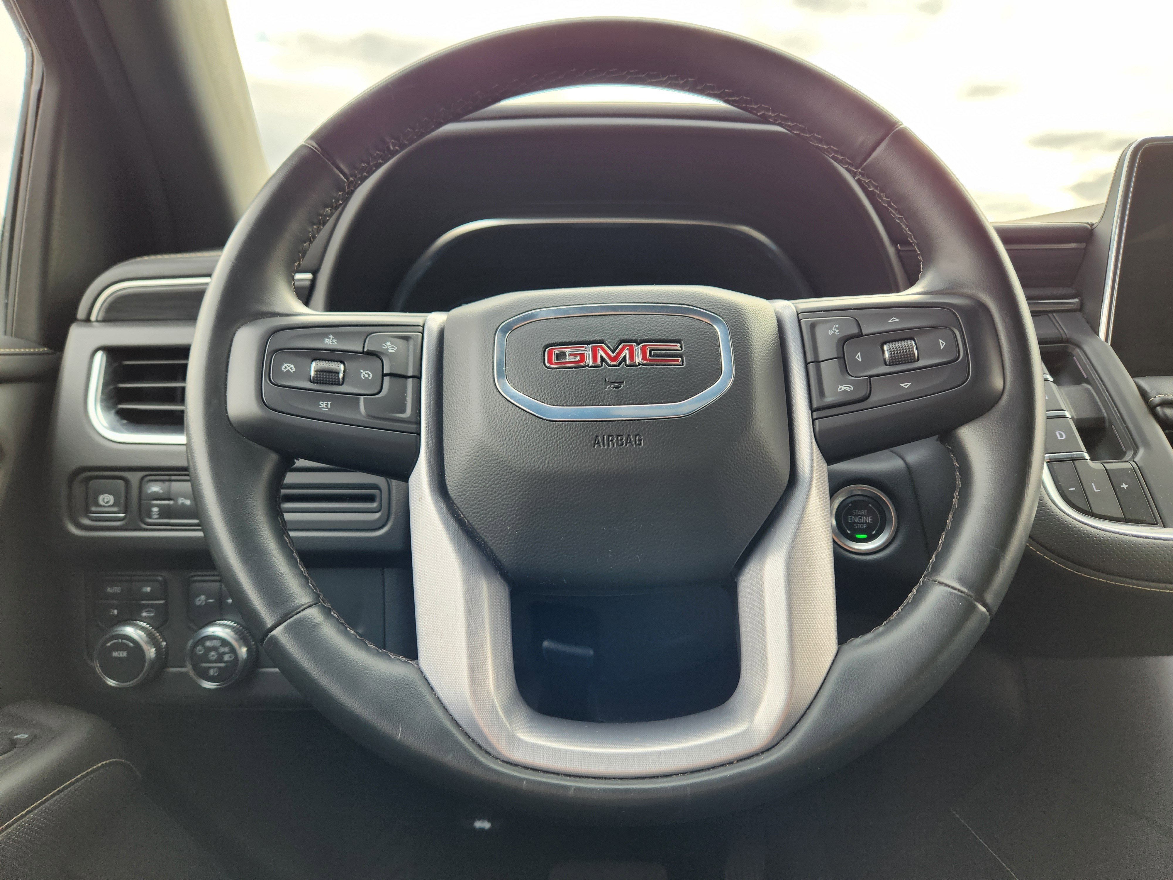 Used 2024 GMC Yukon XL SLT image 20