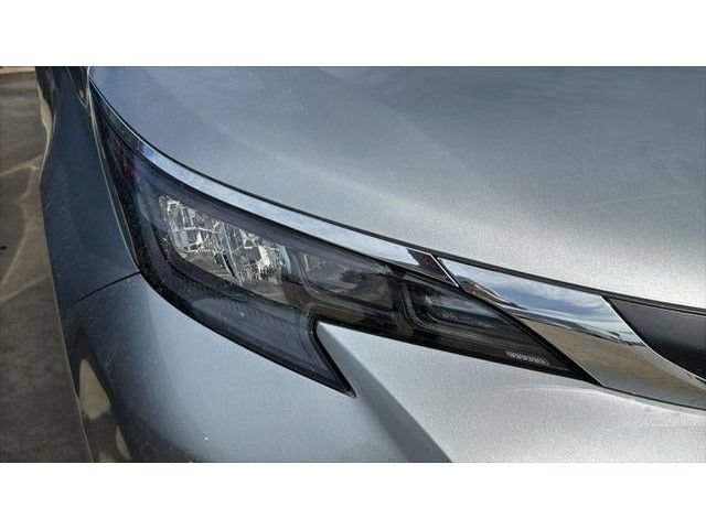 Used 2025 Toyota Sienna LE FWD image 11