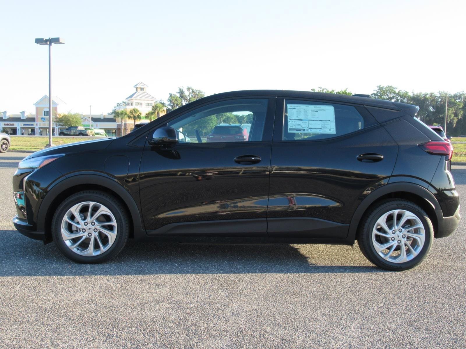 New 2027 Chevrolet Bolt LT w/ Comfort Package FWD image 4