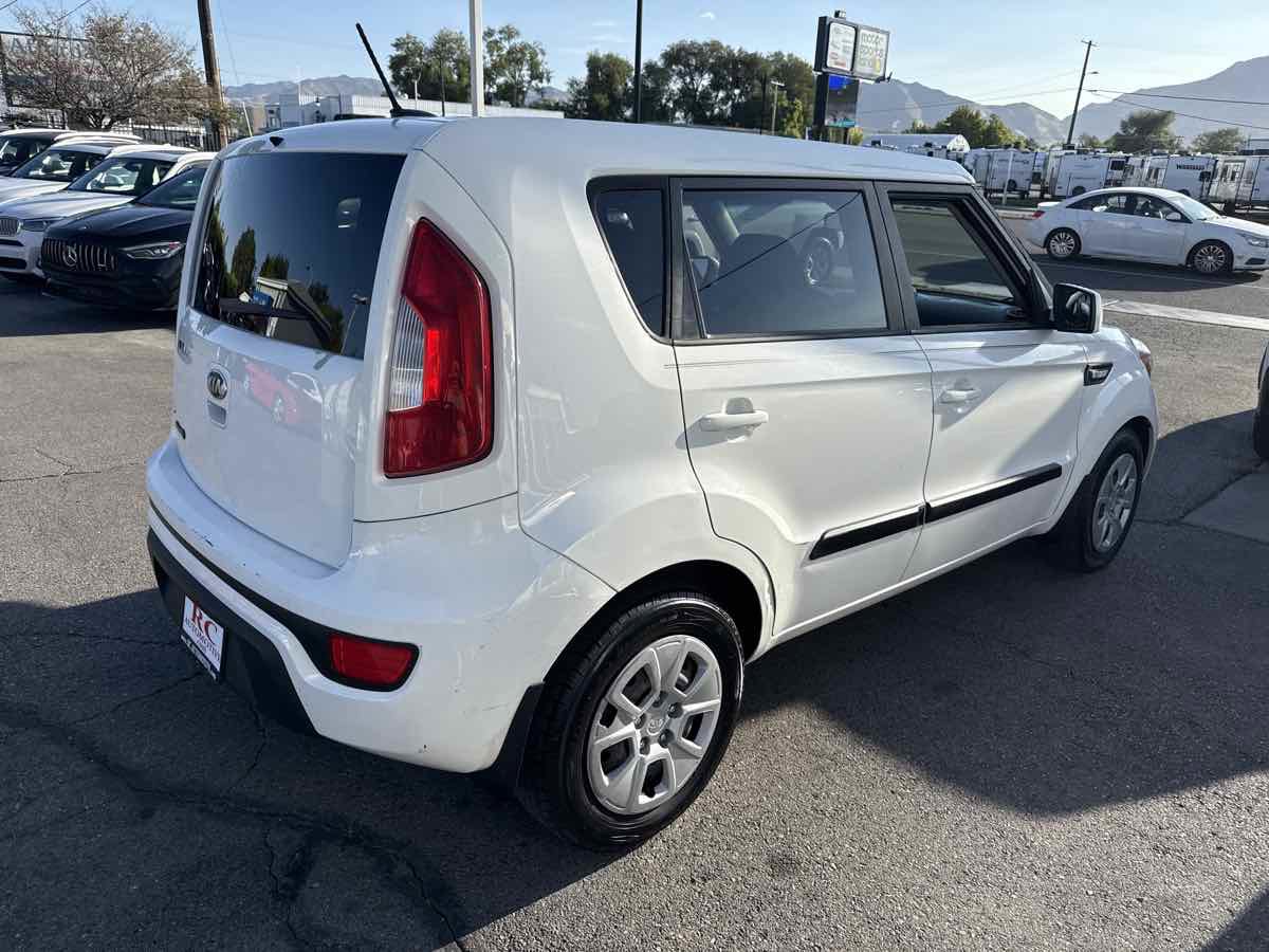 Used 2013 Kia Soul FWD image 6