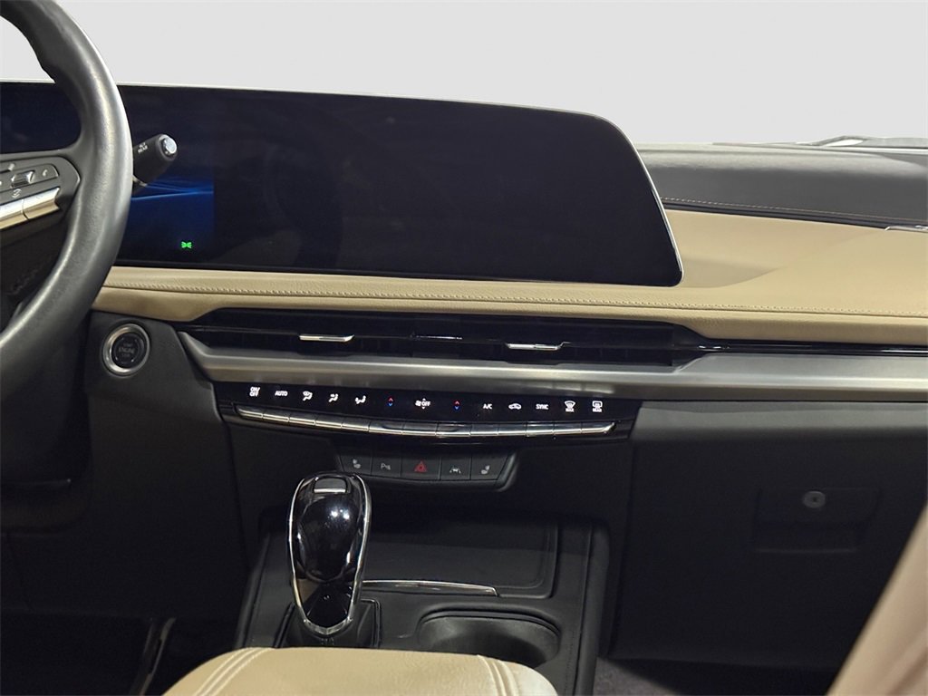 Used 2024 Cadillac XT4 Luxury w/ Cold Weather Package image 19