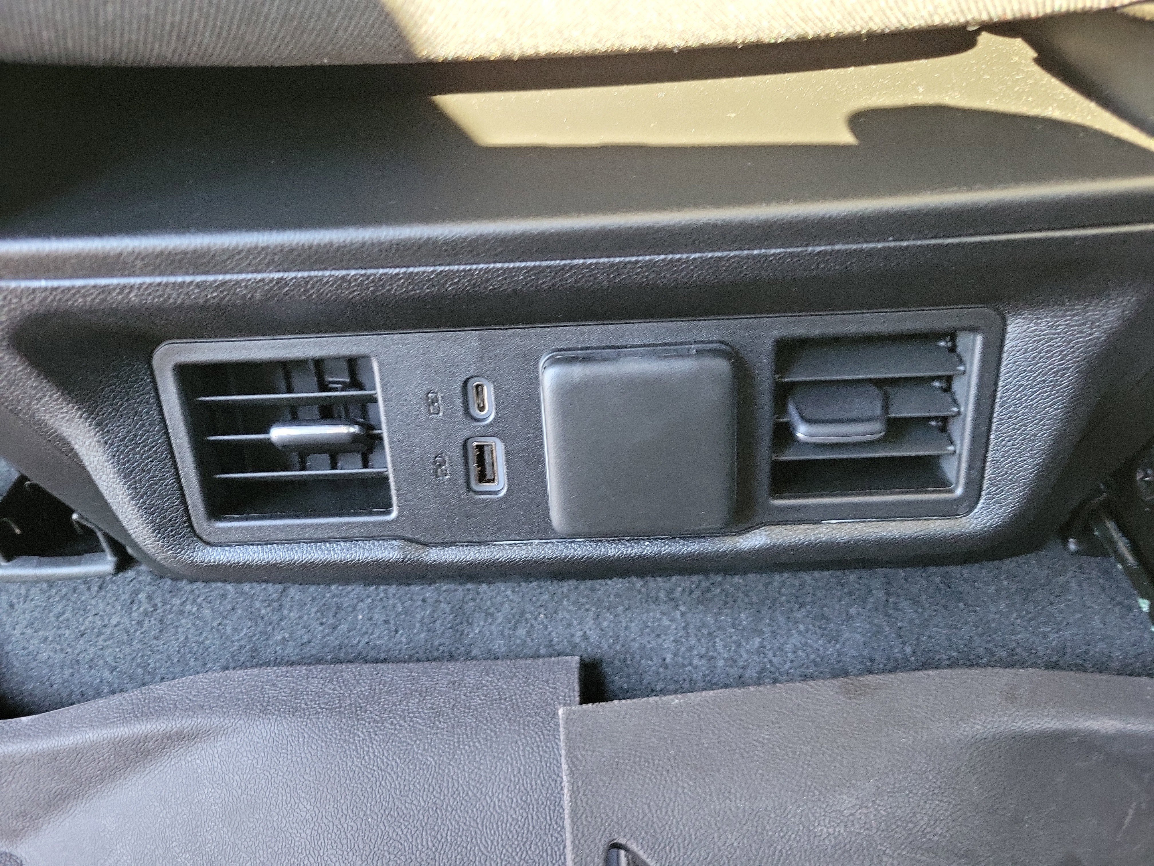 Used 2022 Chevrolet Silverado 1500 LT image 9