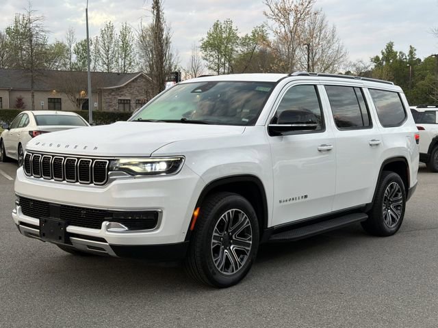 Used 2024 Jeep Wagoneer Series II w/ Flexible Seating Group image 12