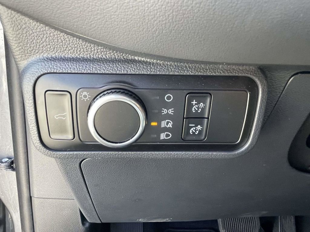 Used 2025 Ford Explorer Active AWD/4WD image 16
