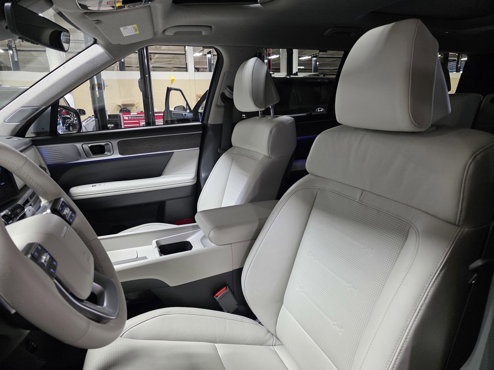 Certified 2025 Hyundai Santa Fe Limited image 24