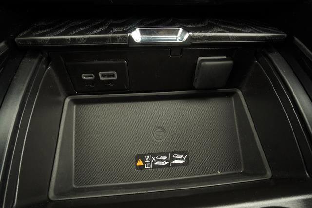 Used 2024 GMC Yukon Denali w/ LPO, Floor Liner Package AWD/4WD image 23