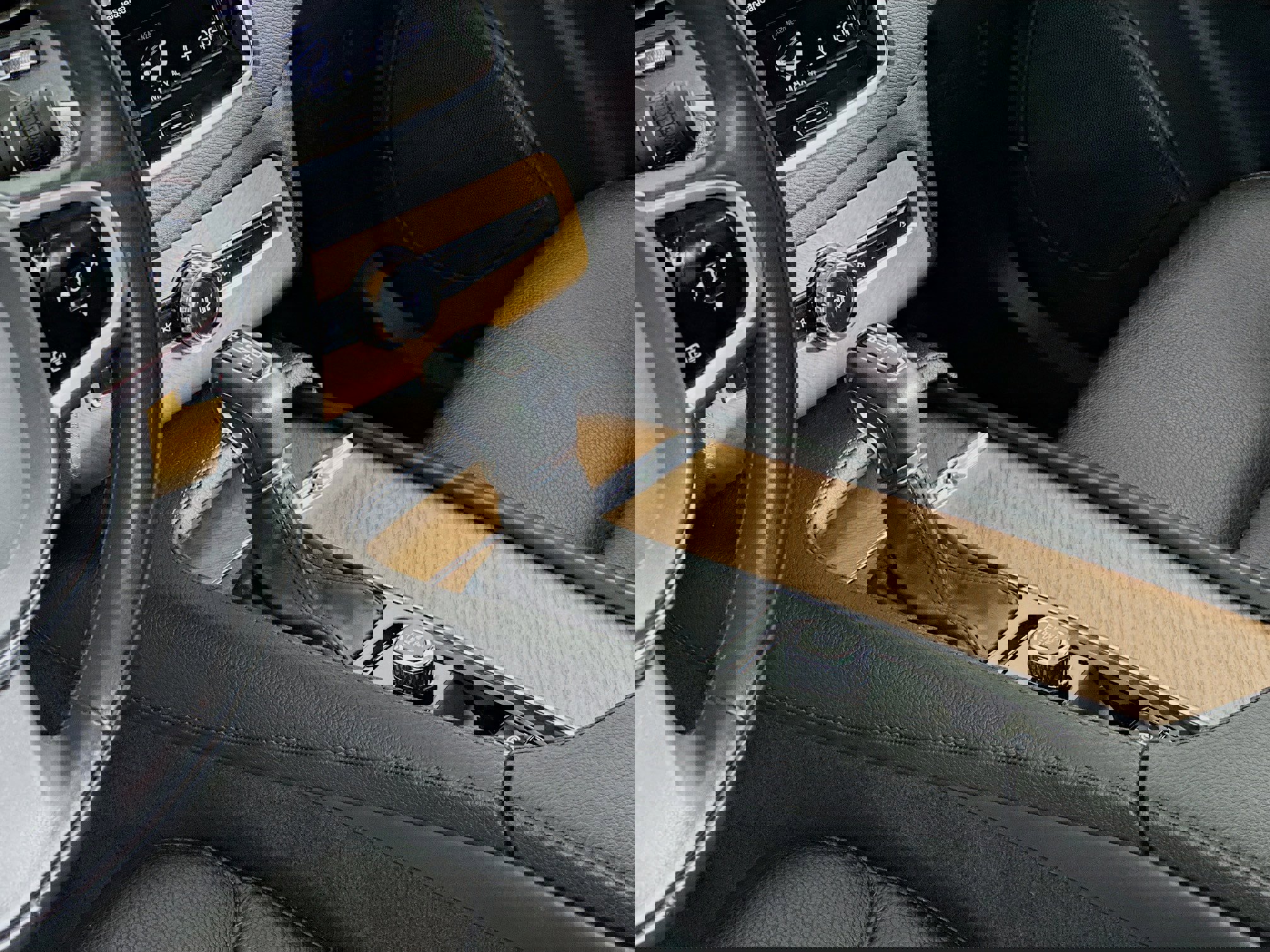 Used 2022 Volvo XC90 T5 Momentum image 33