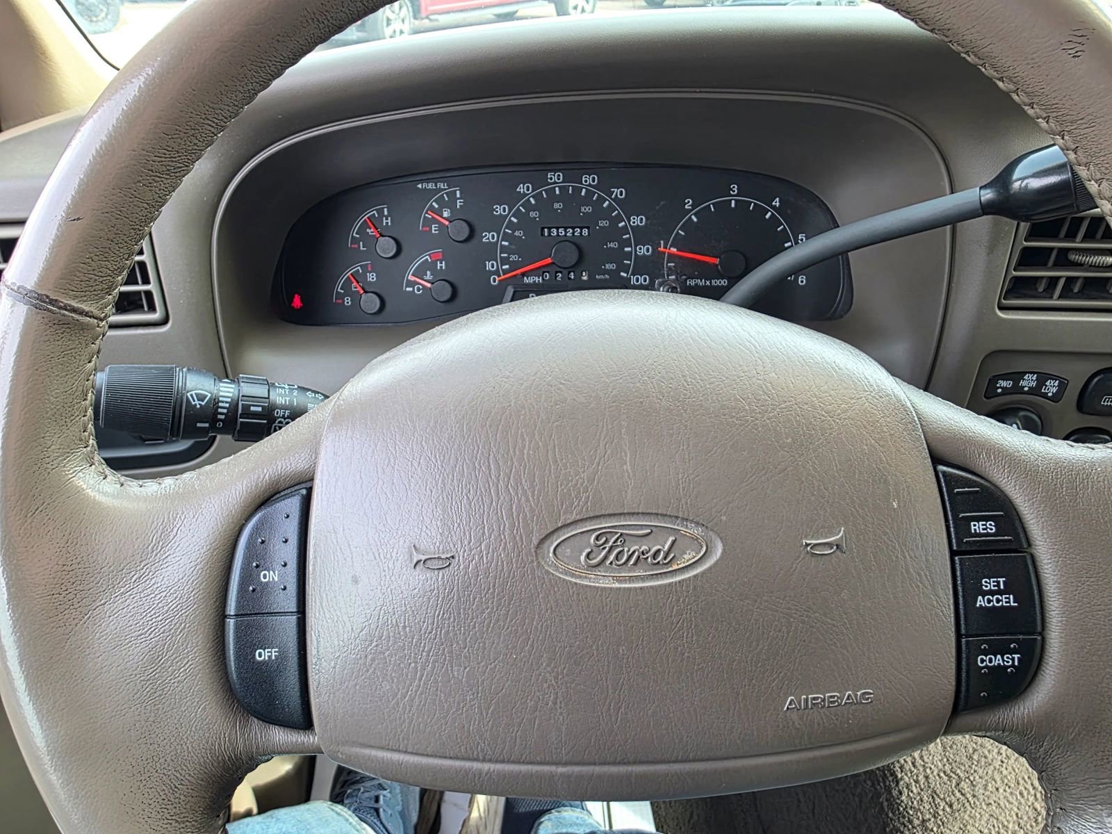Used 2000 Ford Excursion Limited image 15
