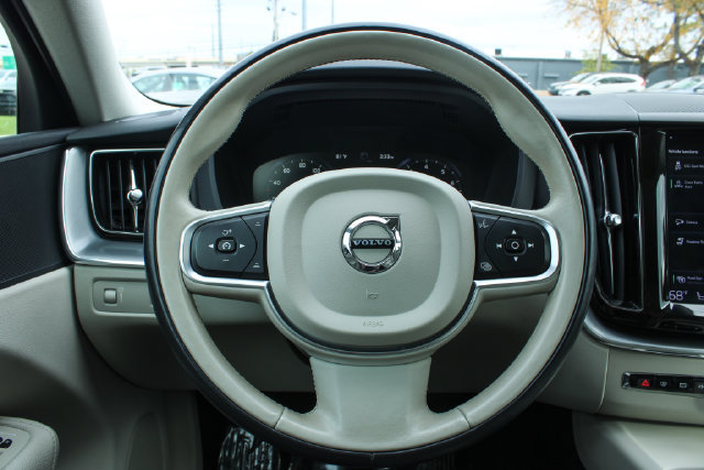 Used 2018 Volvo XC60 T6 Momentum w/ Convenience Package AWD/4WD image 23