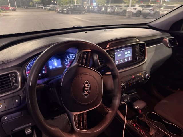 Used 2019 Kia Sorento FWD image 13