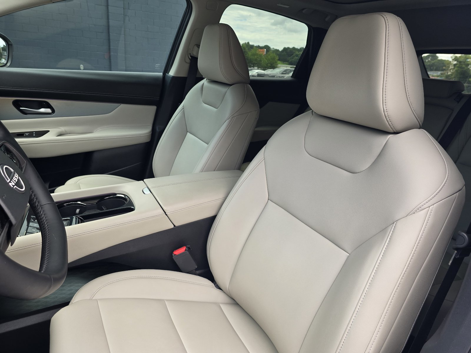Certified 2025 Nissan Murano SL w/ Cargo Package AWD/4WD image 13