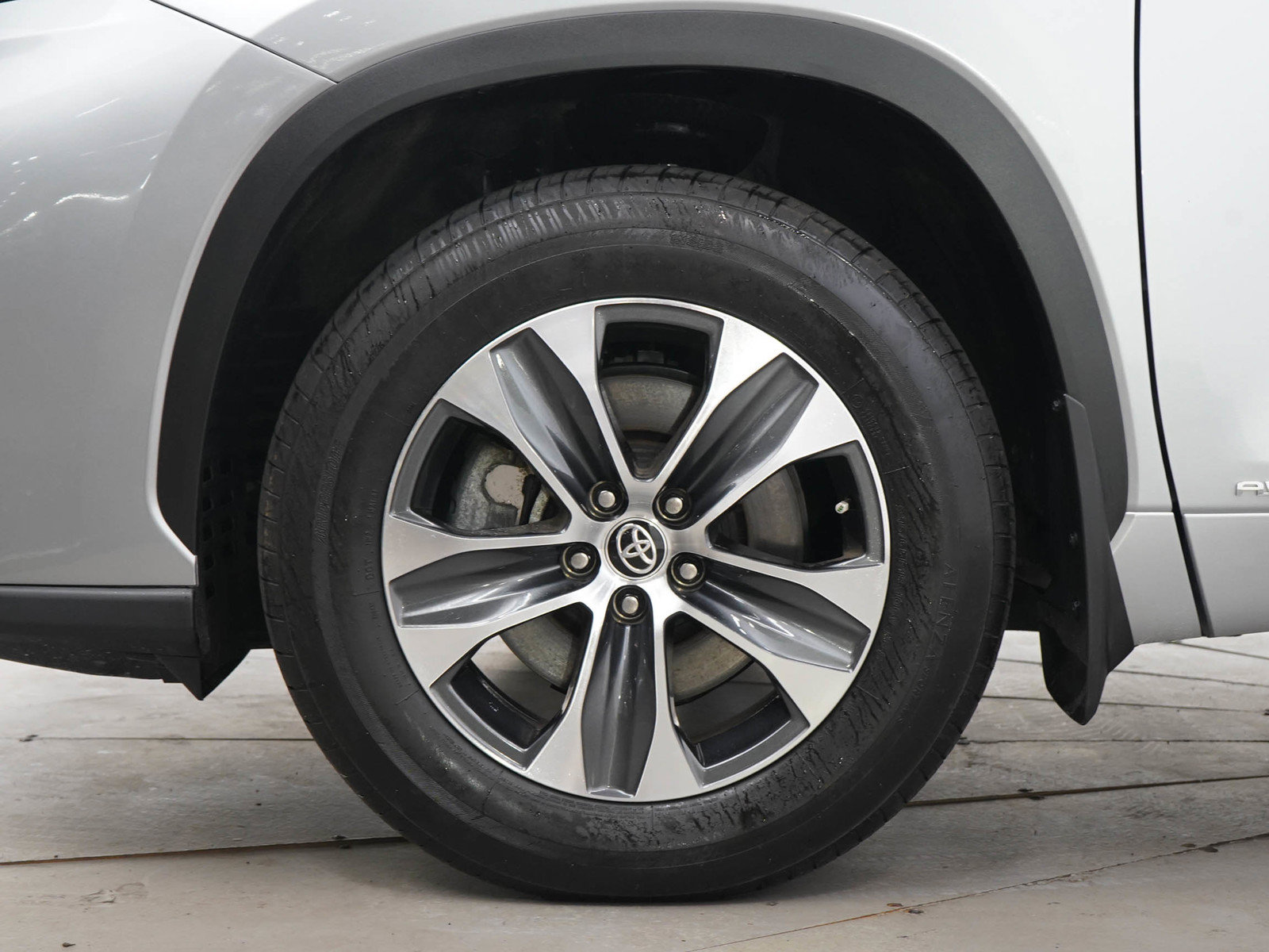 Used 2025 Toyota Highlander XLE AWD/4WD image 31