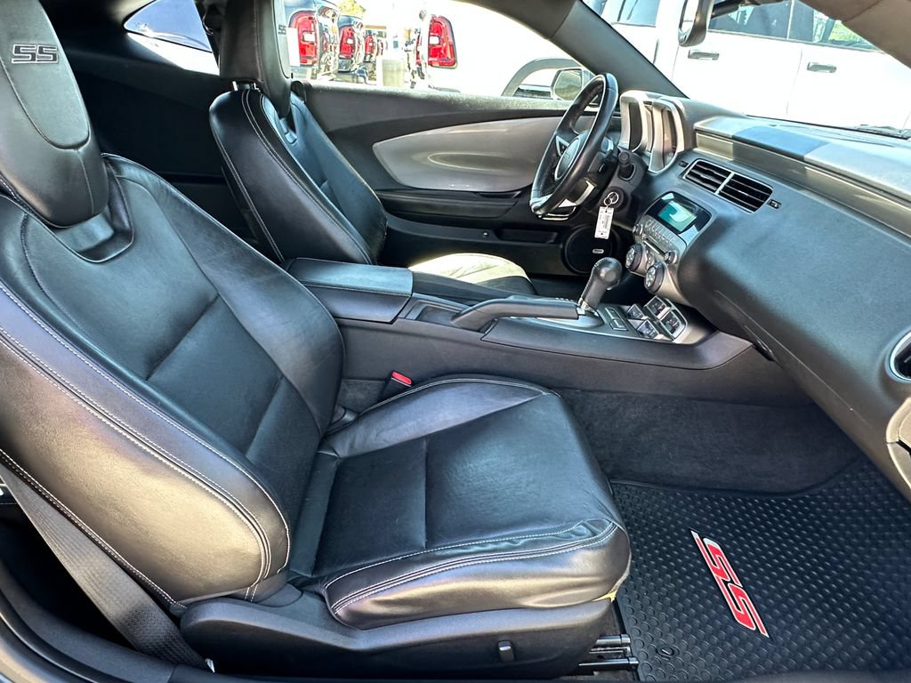 Used 2010 Chevrolet Camaro SS RWD image 30