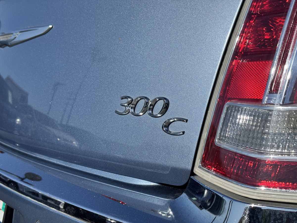 Used 2011 Chrysler 300 C RWD image 16