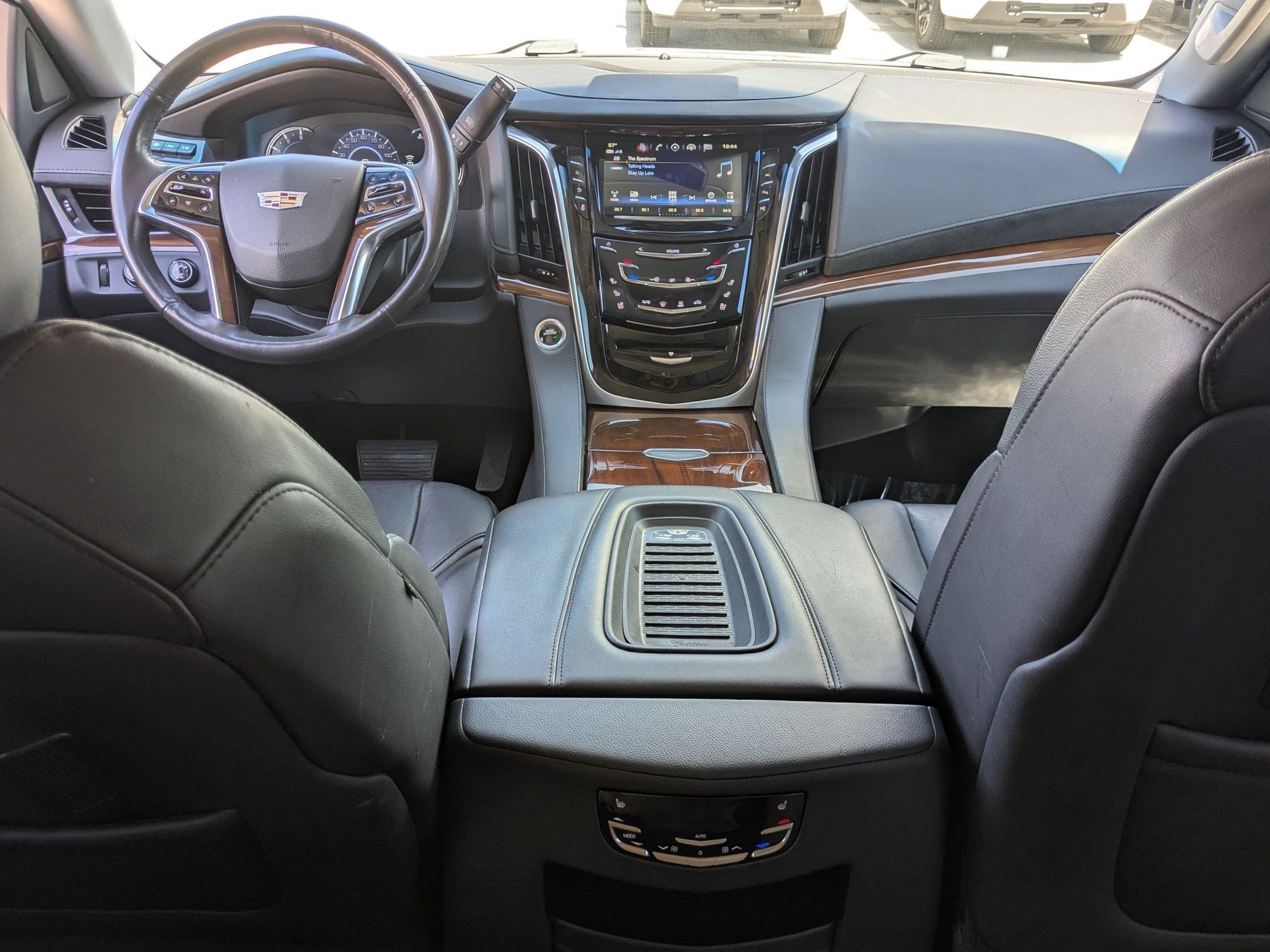 Used 2019 Cadillac Escalade Luxury AWD/4WD image 26