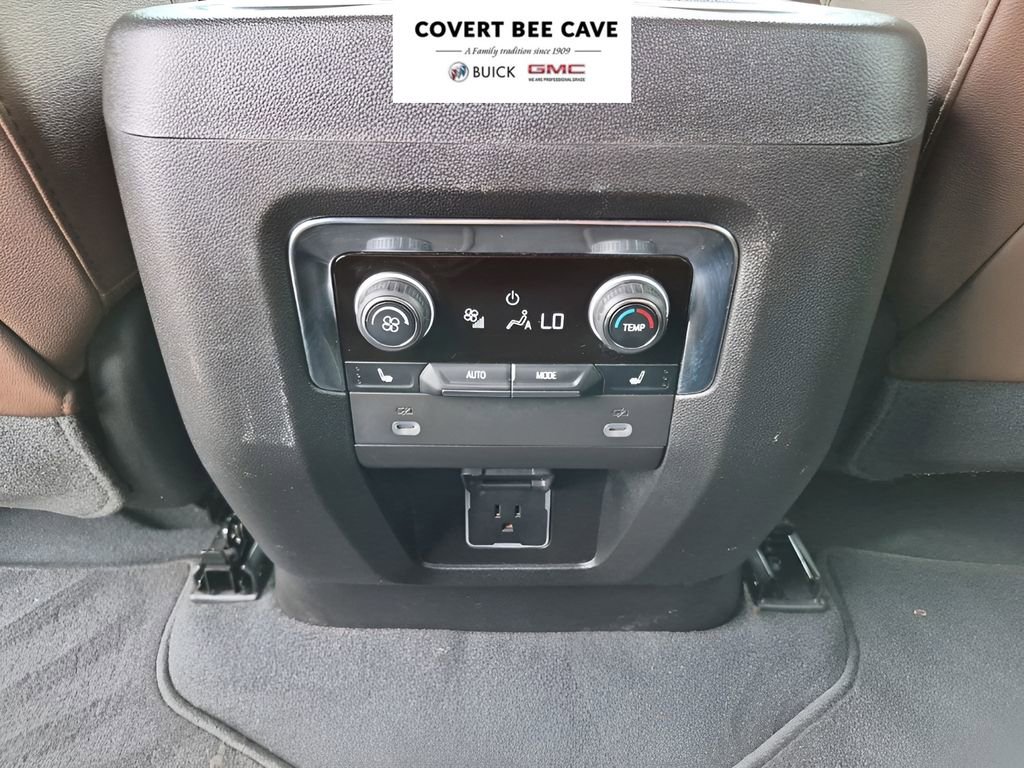 Used 2023 Chevrolet Suburban High Country image 22