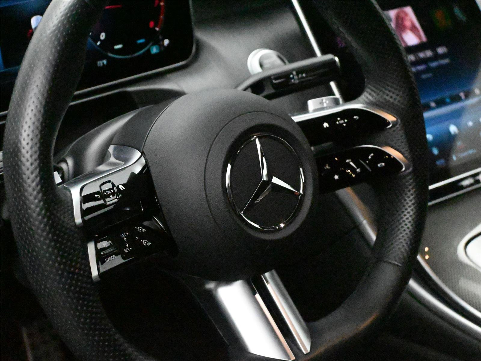 Used 2023 Mercedes-Benz C 300 4MATIC Sedan image 11