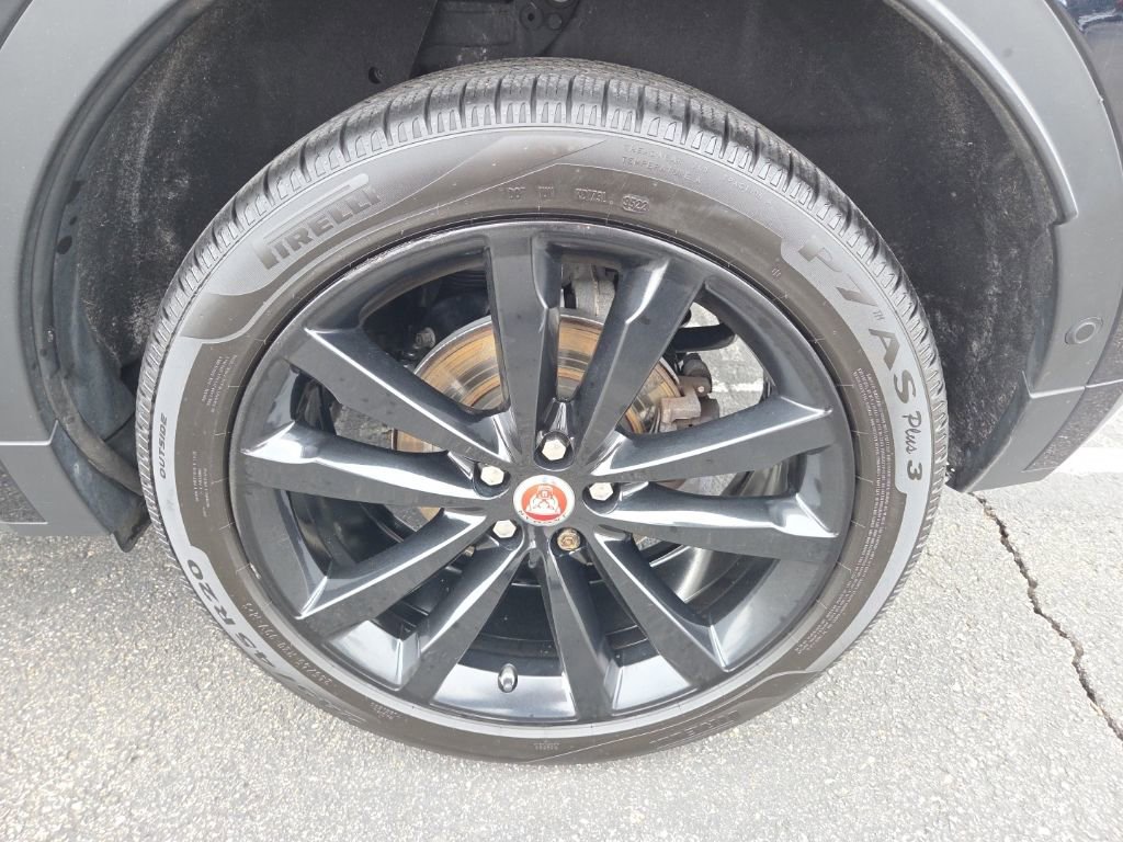 Used 2019 Jaguar E-PACE R-Dynamic SE image 15