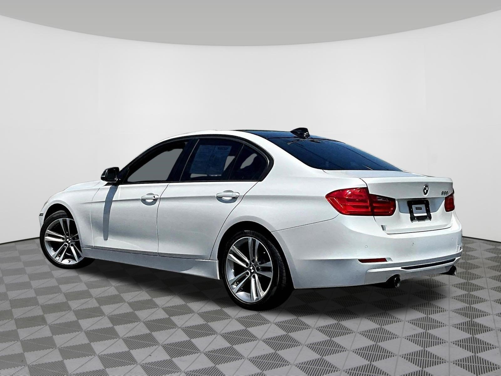 Used 2014 BMW 335i Sedan RWD image 4