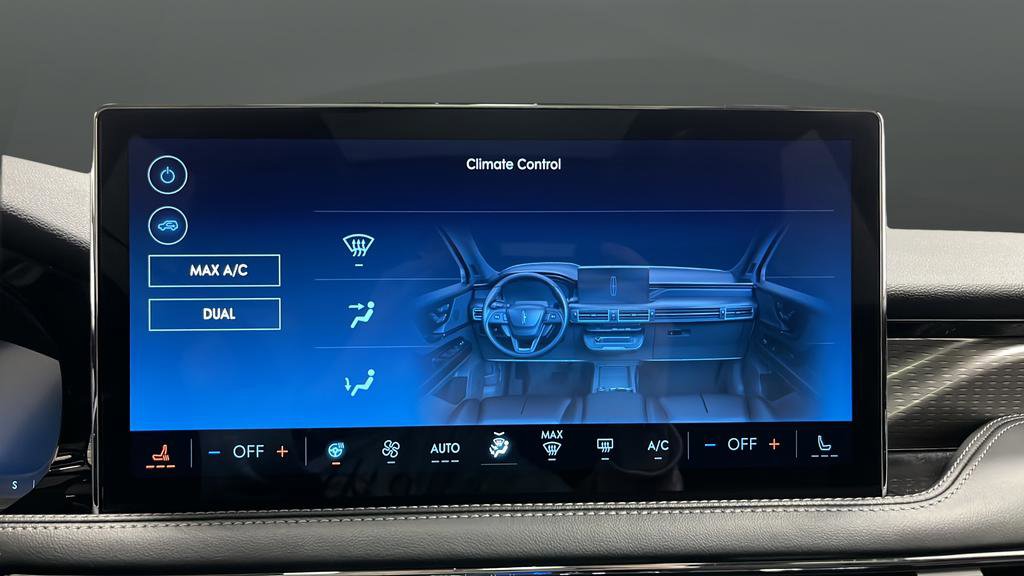 Used 2025 Lincoln Corsair Reserve AWD/4WD image 18