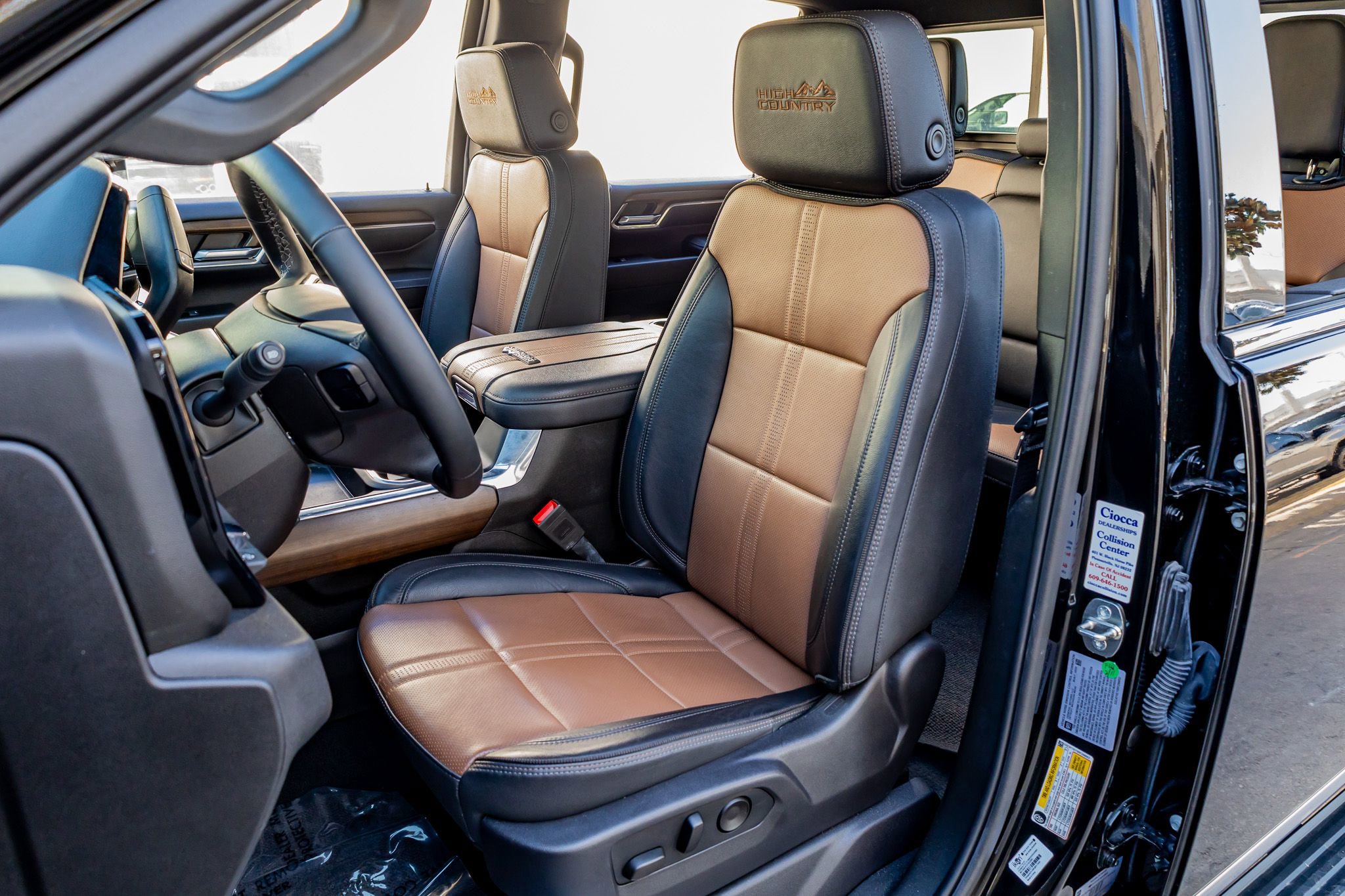 Used 2024 Chevrolet Silverado 3500 High Country w/ Technology Package image 28