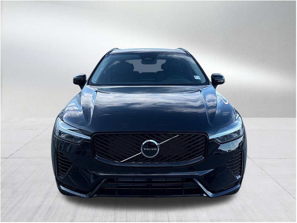 New 2026 Volvo XC60 T8 Core image 2