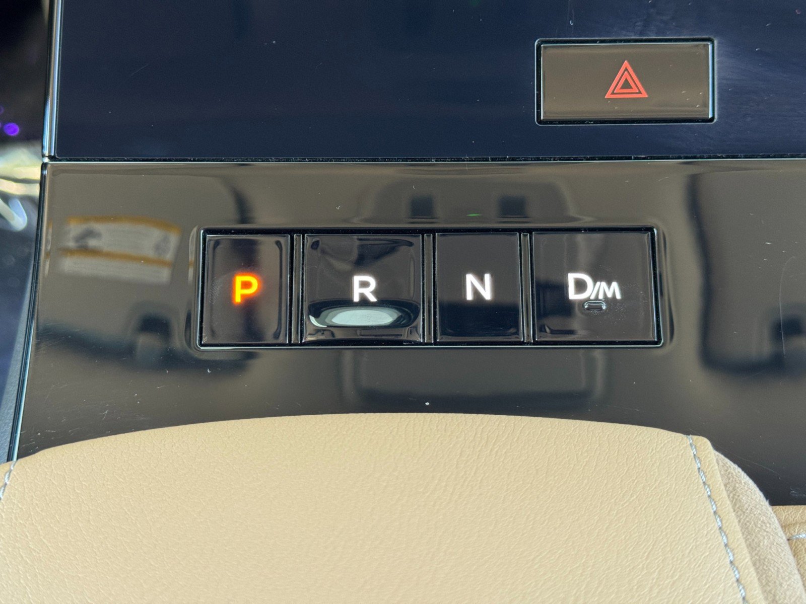 Used 2025 INFINITI QX80 Sensory w/ Premium Cargo Package AWD/4WD image 35