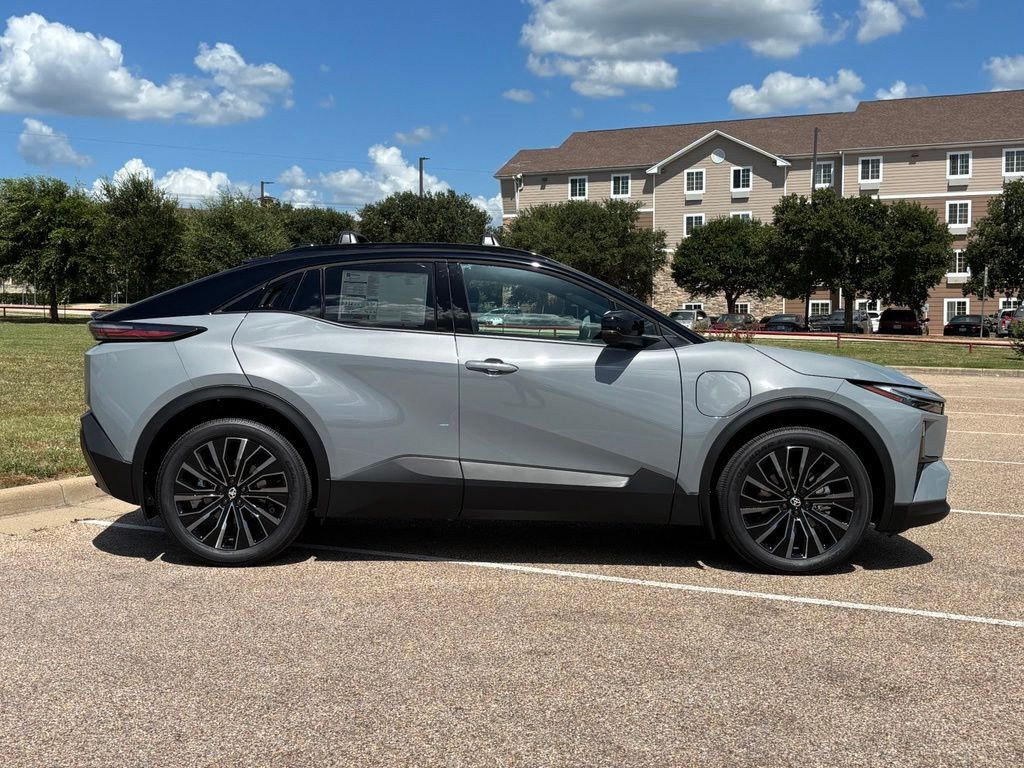 New 2026 Toyota C-HR AWD/4WD image 5