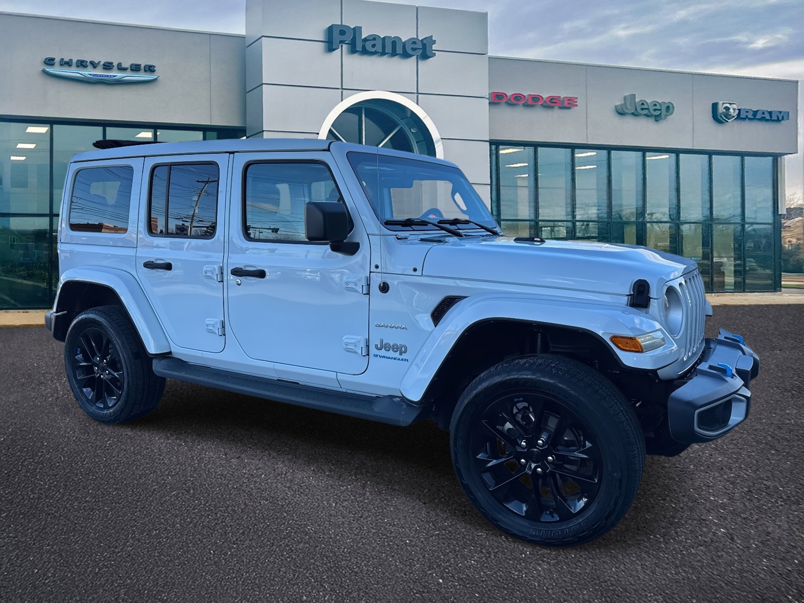 Used 2023 Jeep Wrangler Unlimited Sahara w/ Cold Weather Group image 1
