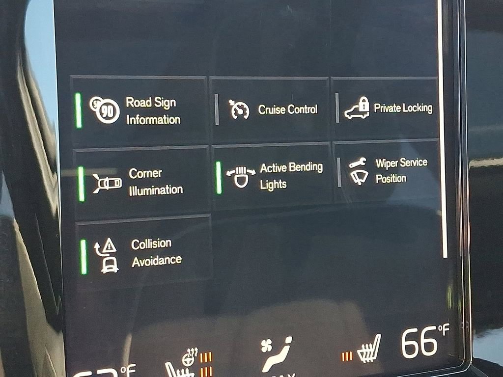 Used 2020 Volvo XC40 T5 R-Design w/ Protection Package Premier image 29